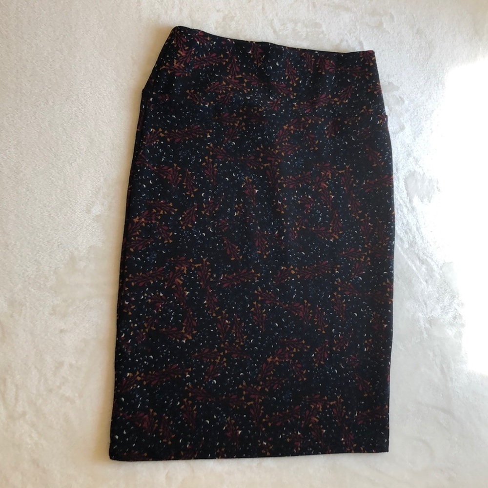 Stretchy pencil skirt